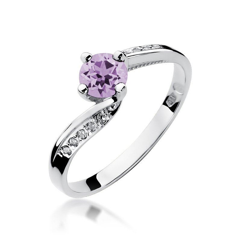 Pierścionek złoty 585 z brylantami 0,05ct ametystem 0,50ct W-84