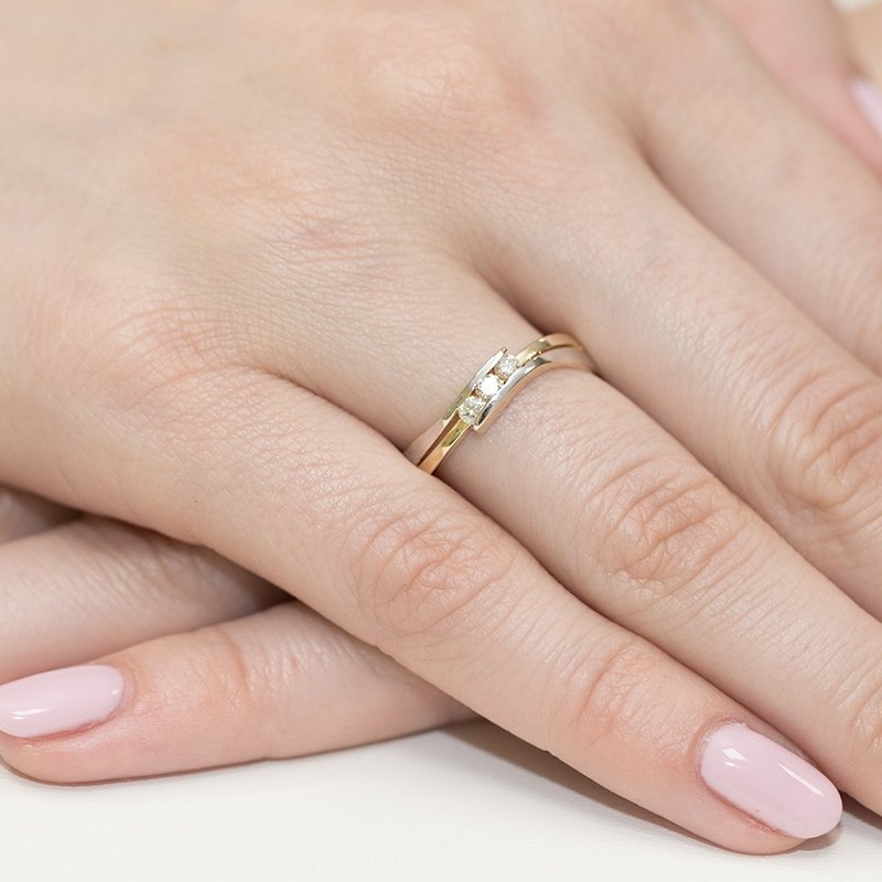 Pierścionek złoty 585 z brylantami 0,12ct zaręczynowy W-159