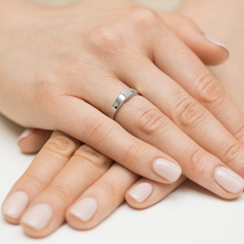 Pierścionek złoty 585 z brylantami 0,05ct zaręczynowy W-417