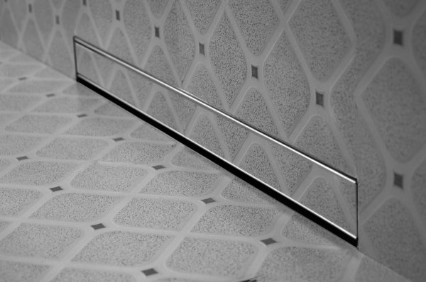 Odpływ liniowy ścienny 80 cm odwodnienie liniowe Flow 800 stal nierdzewna