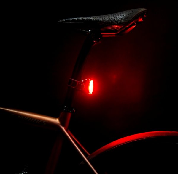 Lampka rowerowa tylna Lezyne Zecto Drive Max 400+ — czarna, czerwone światło (USB-C)