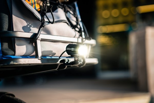 Lampka przednia Lezyne E-Bike Macro Drive 1000