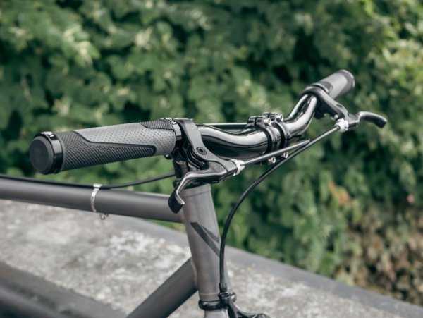 Chwyty rowerowe Voxom Grips GR12 — czarno-szare, 129 mm