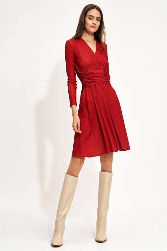 Czerwona sukienka z kopertowym dekoltem  - S212