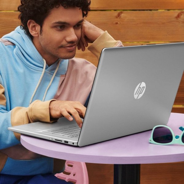 HP 17-CN2083D i3-1215U 17.3&quot;FHD 300nits AG  8GB DDR4 SSD256 BT UHD Win11 Silver (REPACK) 2Y
