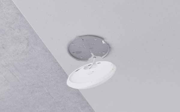 Access Point Wi-Fi 7 Ubiquiti UniFi U7 Pro 2.4GHz(2x2)/5GHz(2x2)/6GHz(2x2) PoE+ 1x2,5G