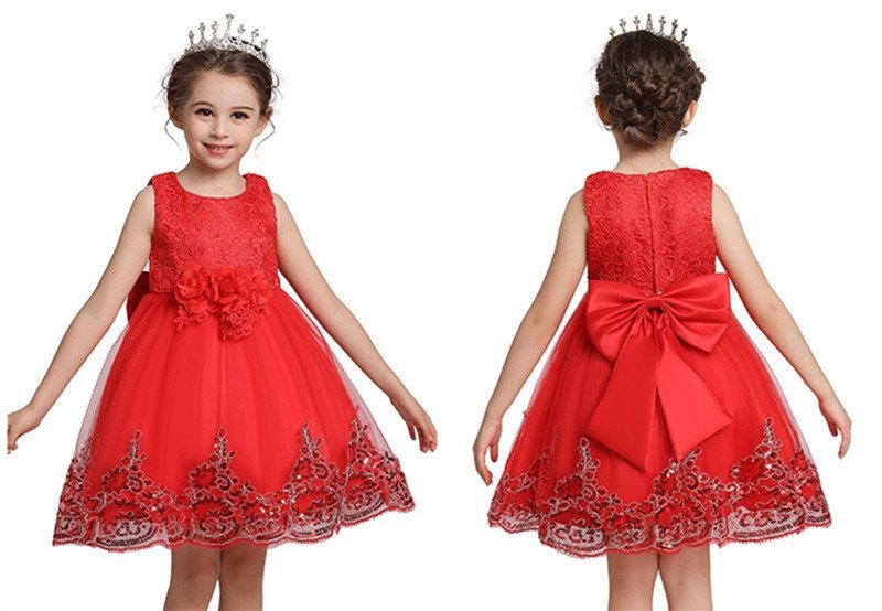 Tiulowa  czerwona sukienka z cekinkami księżniczka