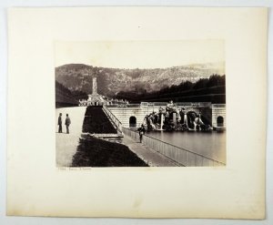 [ITALIA - CASERTA, koło Neapolu - wodospad fontann w Pałacu Królewskim - fotografia widokowa]