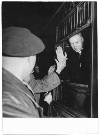 [WYSZYŃSKI Stefan, prymas Polski - w podróży - fotografie sytuacyjne]