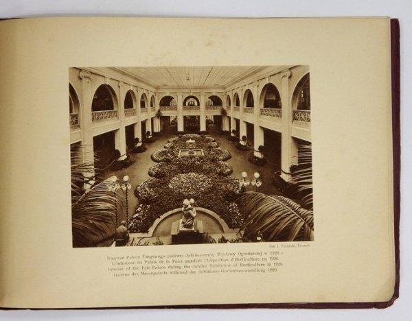 ALBUM widoków miasta i Międzynarodowych Targów w Poznaniu. Album de vues de la ville et de la Foire Internationale de Poznań-Pologne. Album of views of the city and of the International Poznań Fair-Poland. Album von Ansichten der Stadt und der Internation