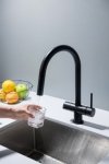 BLUE WATER BATERIA KUCHENNA Z PODŁĄCZENIEM DO WODY FILTROWANEJ Z WYCIĄGANĄ WYLEWKĄ CYRUS CZARNY MAT