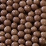 CRUNCHY BEADS MLECZNA CZEKOLADA 2 kg
