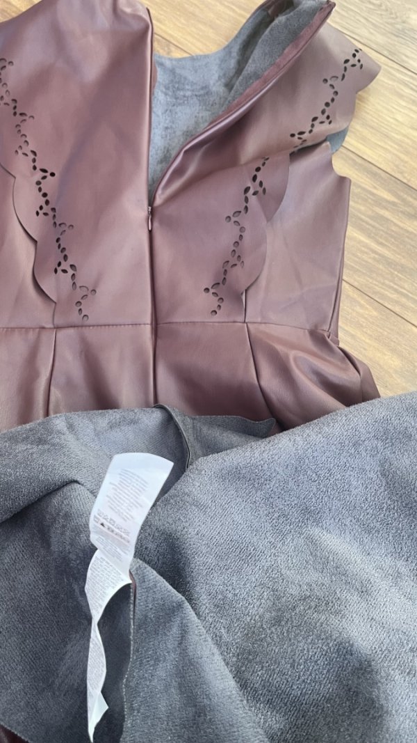 Brązowa sukienka midi eko skóra 