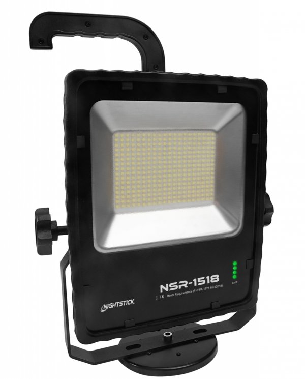 Nightstick NSR-1518 – akumulatorowa najaśnica LED 12 500 lm