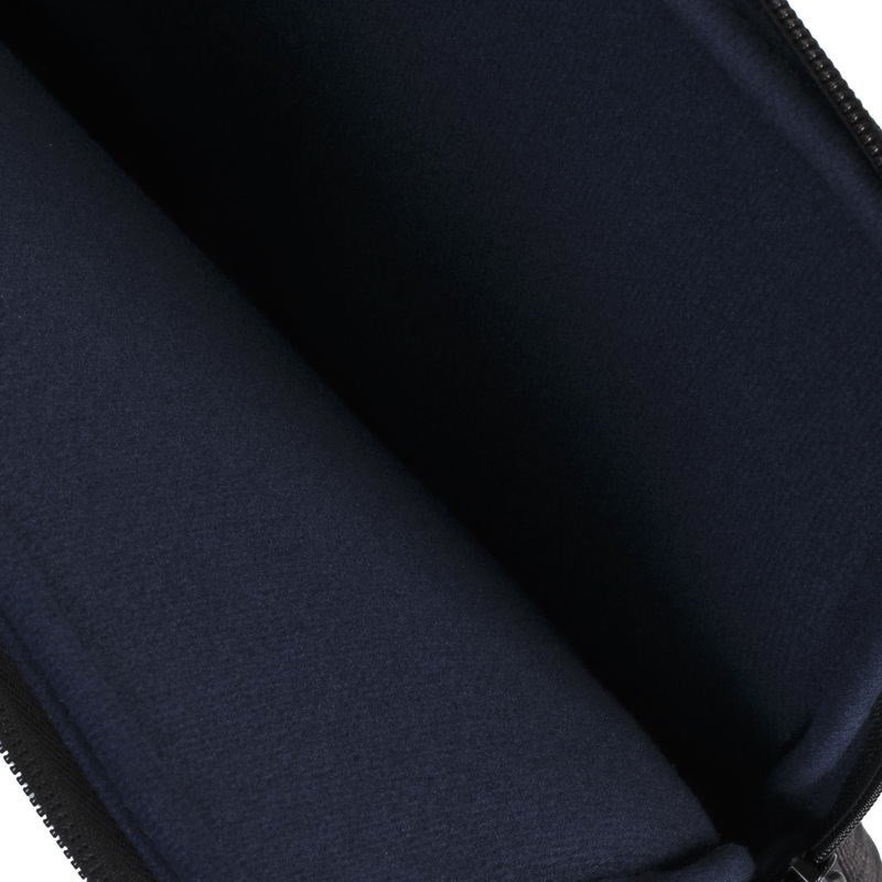 RIVACASE ETUI NA LAPTOP 15,6&quot; SUZUKA, CZARNE, Z MATERIAŁU WODOODPORNEGO