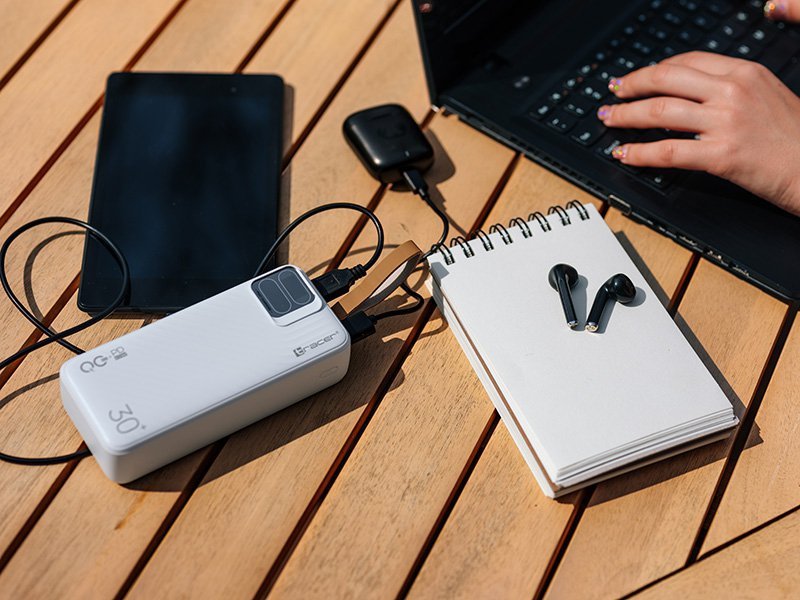 Power bank TRACER BLAZE 30000mAh 65W WH