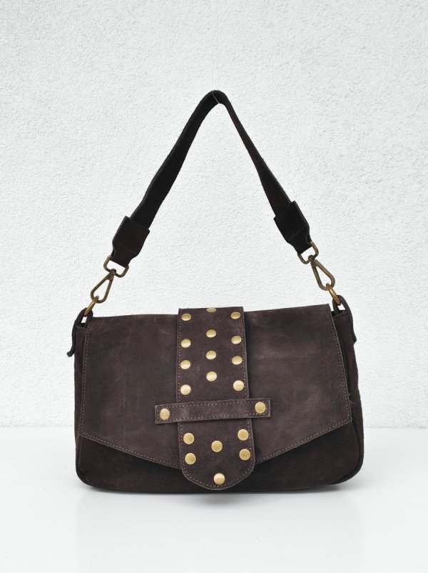 Zamszowa czekoladowa torebka listonoszka z ćwiekami