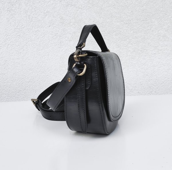 Czarna klasyczna listonoszka skóra naturalna Vera Pelle