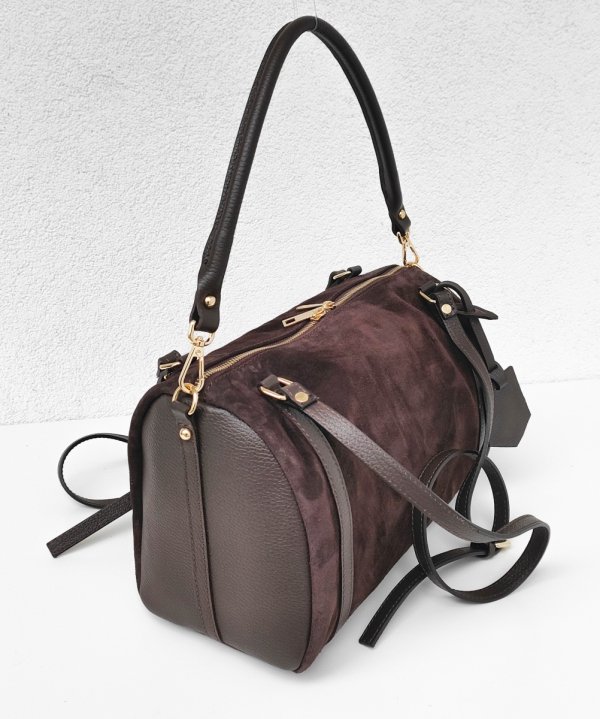 Czekoladowa zamszowa ponadczasowa torebka kuferek