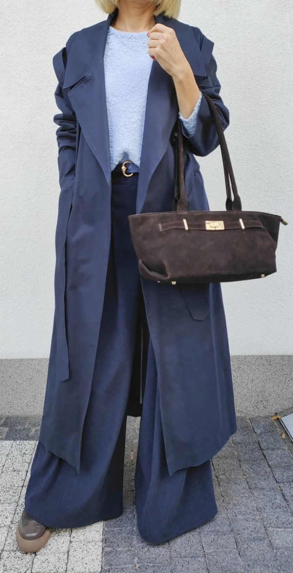 Modna torebka na długich uchwytach czekoladowa