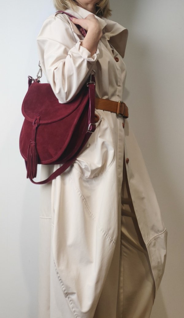 Zamszowa bordowa listonoszka torebka z frędzlem