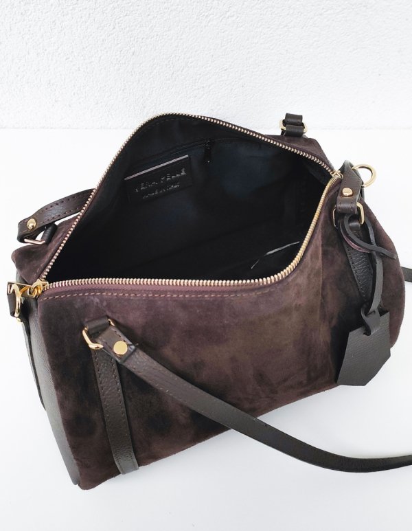 Czekoladowa zamszowa ponadczasowa torebka kuferek