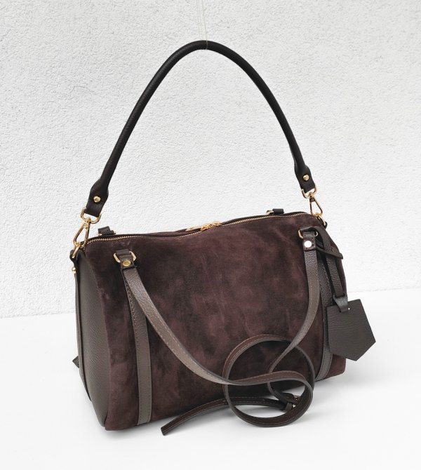 Czekoladowa zamszowa ponadczasowa torebka kuferek