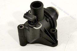 OBUDOWA TERMOSTATU MERCEDES A KLASA 99 W168 1.4