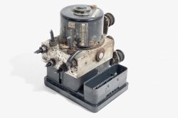 Pompa ABS VW Golf V 1K 2004 2.0TDI BKD Hatchback 5-drzwi