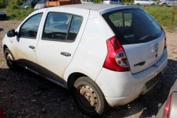 Szyba drzwi tył lewa Dacia Sandero 2009 1.4i K7J710 Hatchback 5-drzwi