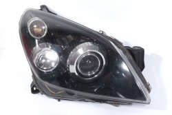 Reflektor przód prawy xenon Opel Astra H 2003-2009