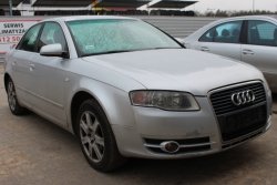 Błotnik przód prawy Audi A4 B7 2006 (kod lakieru LY7W)