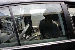 Szyba drzwi tył prawa VW Golf V 2005 HB5d