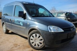 Błotnik przód prawy Opel Combo C 2010