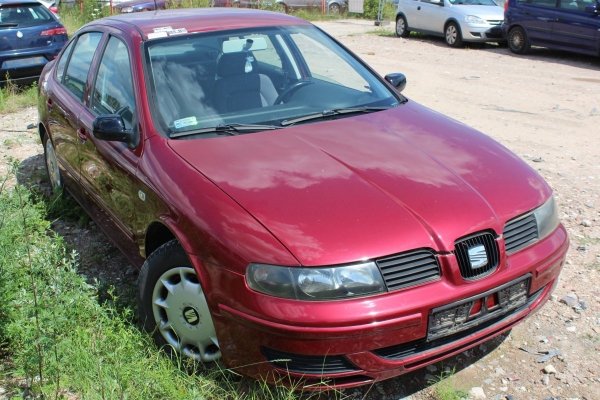 _Klapa Bagażnika Tył Seat Toledo II 2000 1.6i Sedan (goła klapa bez osprzętu)