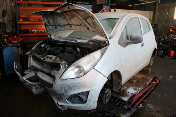 Chevrolet Spark M300 2013 1.0i B10D1 Hatchback 5-drzwi 