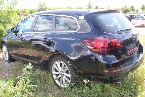 Drzwi tył prawe Opel Astra J 2011 Kombi