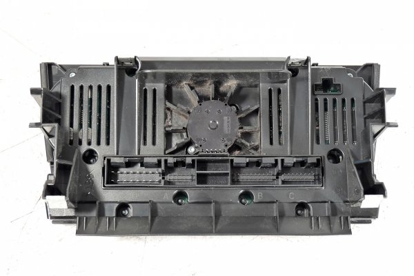 Panel nawiewu klimatyzacji Audi A3 8P 2010 (2003-2013) Hatchback 5-drzwi