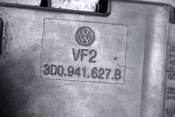zaślepka reflektora - vw - phaeton - zdjęcie 3
