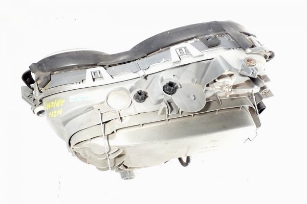 Reflektor prawy Mercedes E-Klasa W210 1995-1999 Xenon