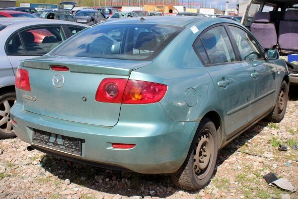 Mazda 3 BK 2004 1.6i Sedan [A]