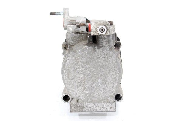 _Sprężarka klimatyzacji Hyundai Trajet FO 1999-2008 2.0i 16V