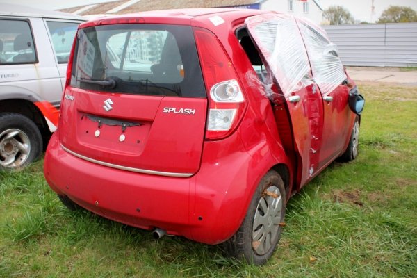 Szyba drzwi tył lewa Suzuki Splash 2009 1.0i K10B Hatchback 5-drzwi