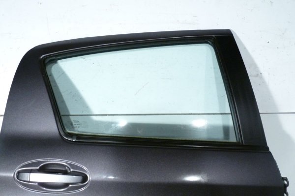 Drzwi tył tylne prawe Toyota Yaris III XP13 Lift 2015 Hatchback 5-drzwi (Kod lakieru: 1G3)