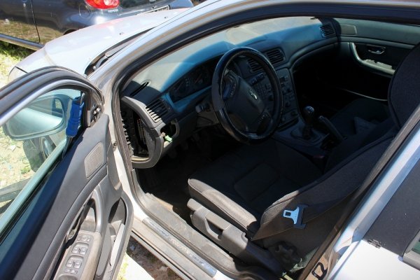 Volvo S80 2001 2.4i B5244S2 Sedan [B]
