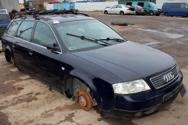 Drzwi przód prawe Audi A6 C5 2000 Kombi