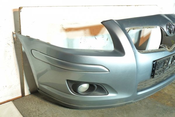 _Zderzak przód Toyota Avensis T25 2007 Kombi (Kod lakieru: 1F8)