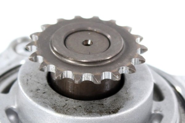 Pompa wakum Nissan Almera N16 Terrano  2.2DI