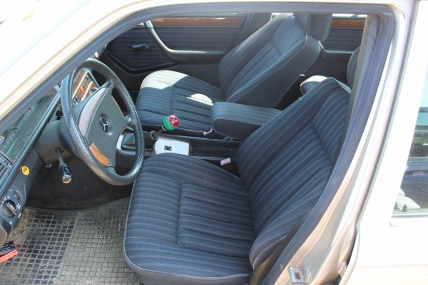 Kratka nawiewu lewa Mercedes W124 1989 Sedan 