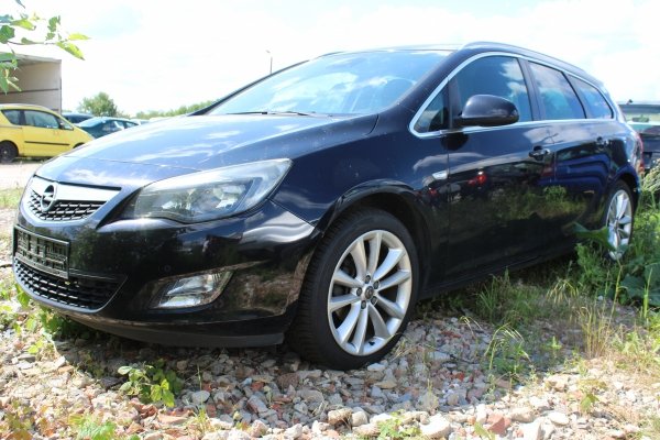 Szyba karoseryjna prawa Opel Astra J 2011 Kombi